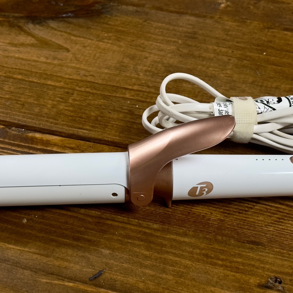 T3 1.5 inch Curling Iron in White and Rose Gold